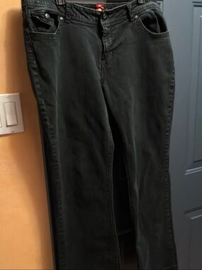 Sasson Jeans Women's Black Straight-Leg Jeans